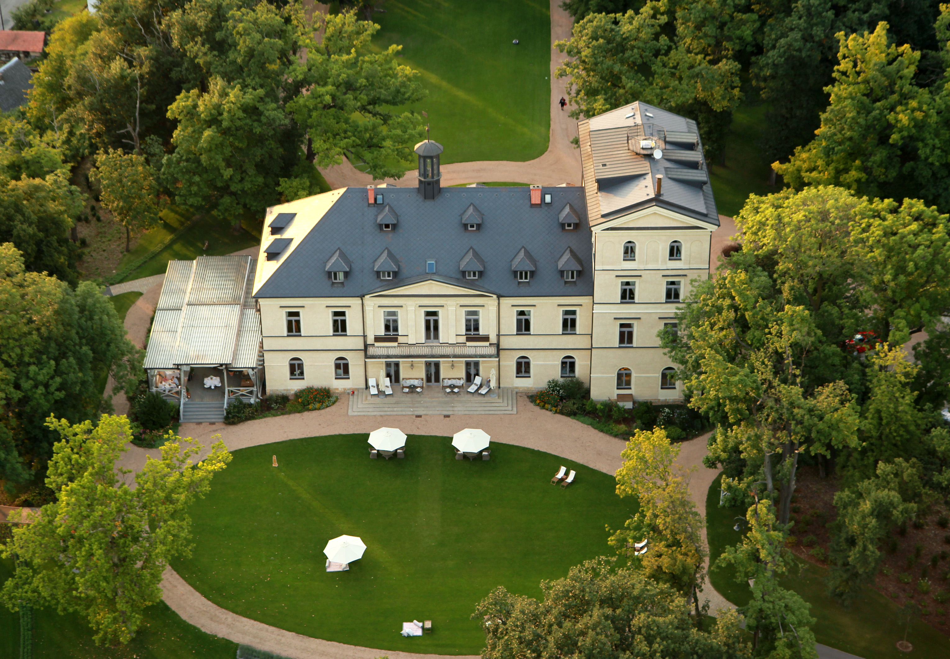 Chateau Mcely 1