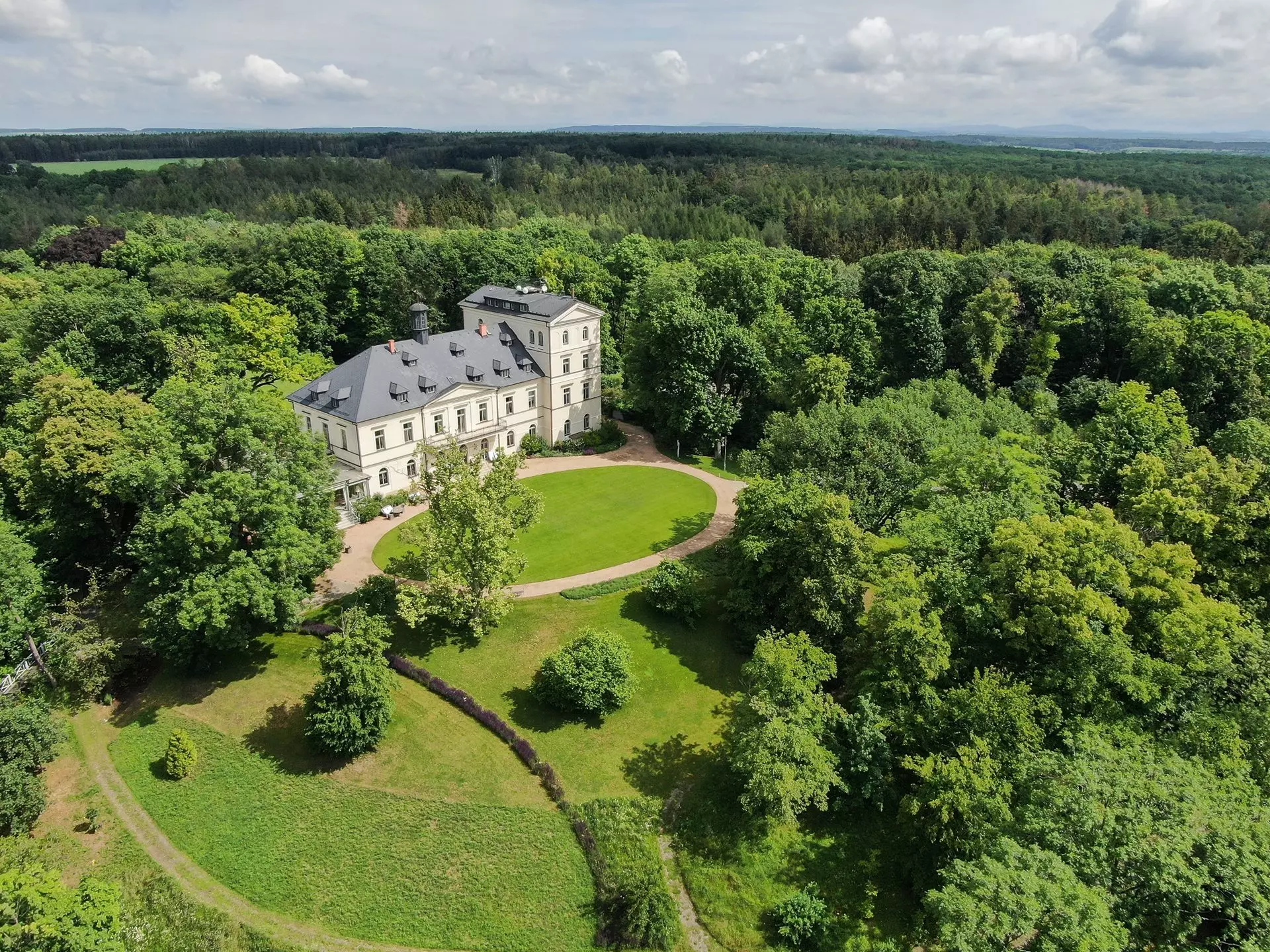 Chateau Mcely 8